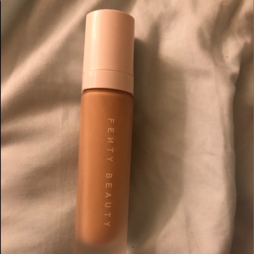 Fenty beauty foundation 230